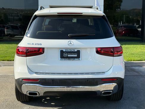 Used 2022 Mercedes-Benz GLB 250 w/ Premium Package Lite image 13