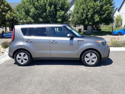 Used 2016 Kia Soul FWD image 7