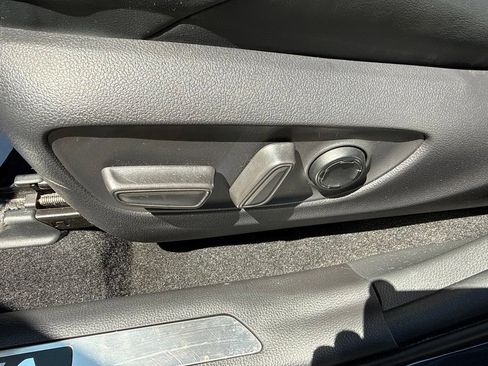 Used 2021 Toyota Venza XLE w/ Softex Package AWD/4WD image 27