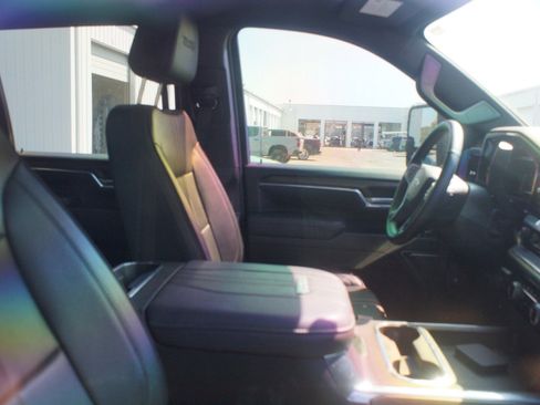 Used 2025 Chevrolet Silverado 2500 High Country w/ High Country Premium Package AWD/4WD image 4