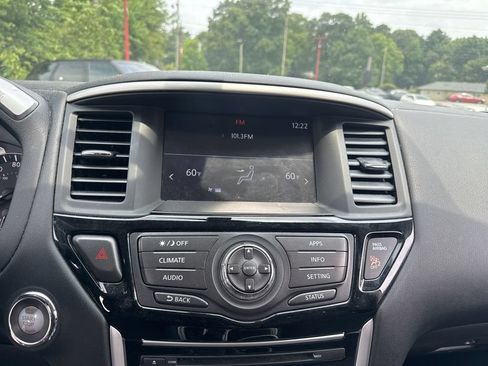 Used 2018 Nissan Pathfinder S FWD image 17