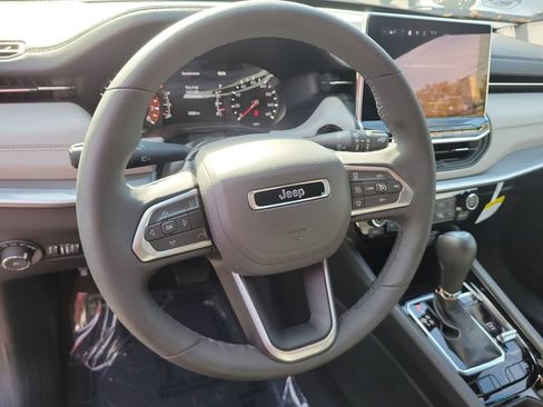 Certified 2025 Jeep Compass Limited AWD/4WD image 22