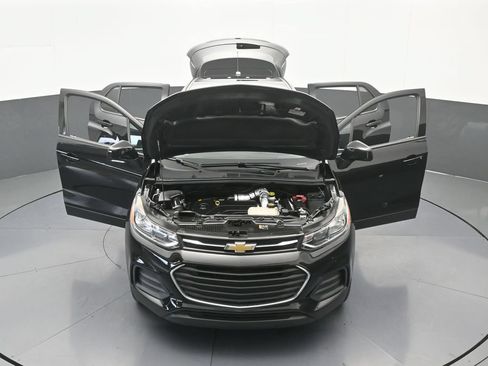 Used 2022 Chevrolet Trax LS w/ Tint and Cruise Package AWD/4WD image 55