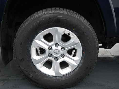 Used 2024 Toyota 4Runner SR5 AWD/4WD image 10