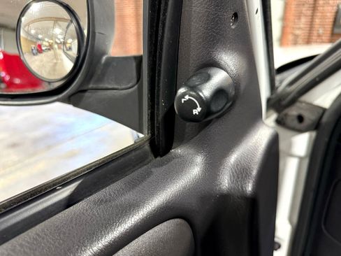 Used 2001 Dodge Ram 1500 Truck ST image 13