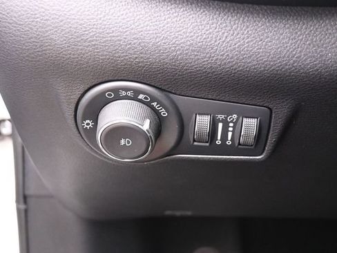 Used 2024 Jeep Compass Latitude AWD/4WD image 18