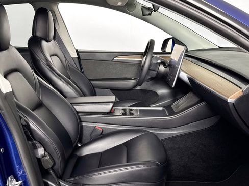 Used 2023 Tesla Model Y Long Range image 38