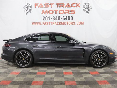 Used 2019 Porsche Panamera 4 image 4