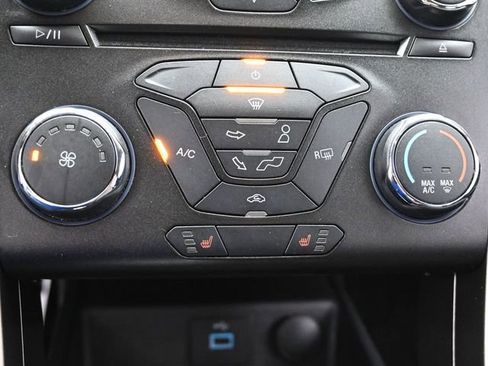 Used 2018 Ford Fusion SE image 20