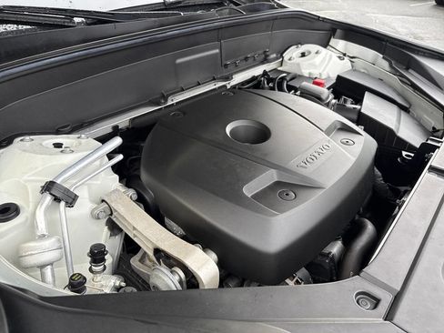 Used 2016 Volvo XC90 T6 Momentum w/ Momentum Plus Package image 15