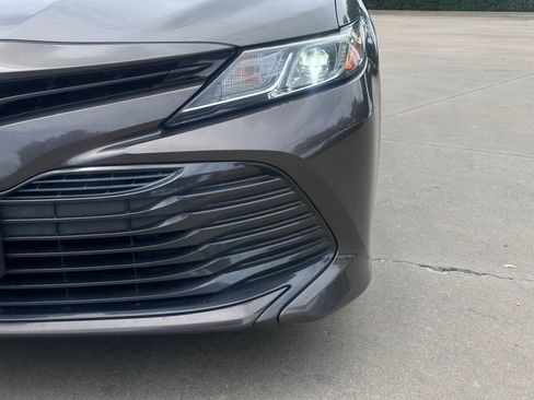 Used 2020 Toyota Camry LE FWD image 6