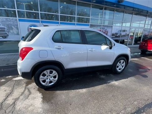 Used 2018 Chevrolet Trax LS image 8