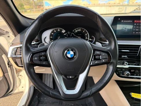 Used 2019 BMW 530i xDrive w/ Convenience Package AWD/4WD image 14