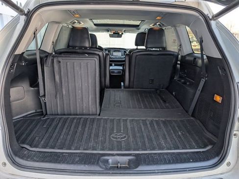 Used 2017 Toyota Highlander Limited Platinum image 18