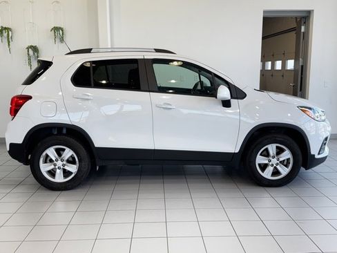 Certified 2022 Chevrolet Trax LT w/ LT Convenience Package image 31