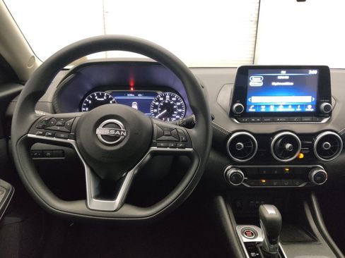 Used 2025 Nissan Sentra SV image 22
