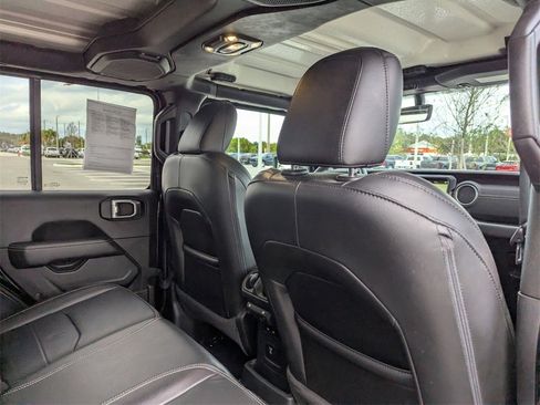 Used 2023 Jeep Wrangler Sahara image 12