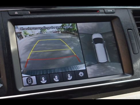Used 2018 Kia Sedona SX Limited FWD image 11