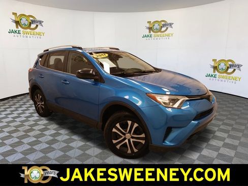 Used 2017 Toyota RAV4 LE image 1