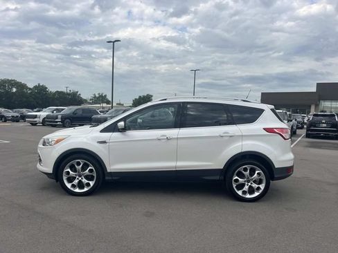 Used 2016 Ford Escape Titanium w/ Equipment Group 301A FWD image 2