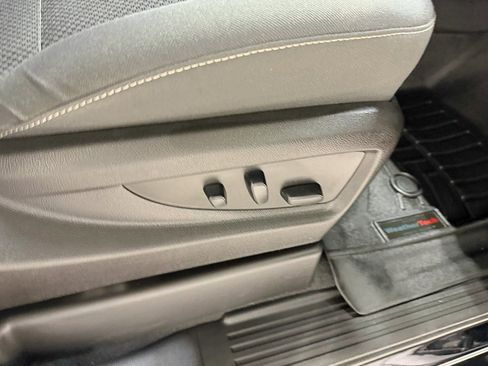 Used 2018 Chevrolet Silverado 1500 LT w/ All Star Edition image 40