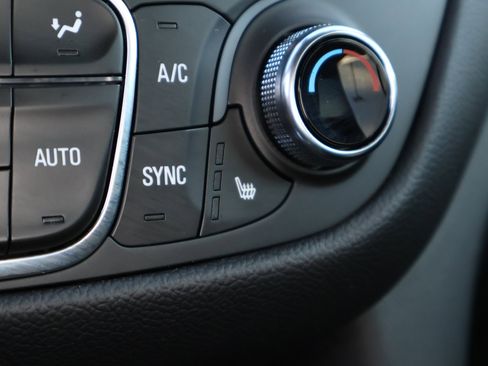 Used 2023 Chevrolet Equinox LT image 6