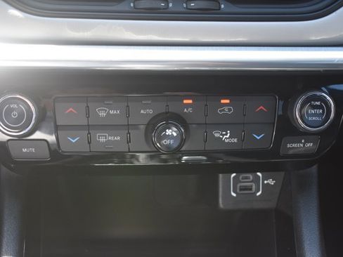 Used 2024 Jeep Compass Limited AWD/4WD image 27