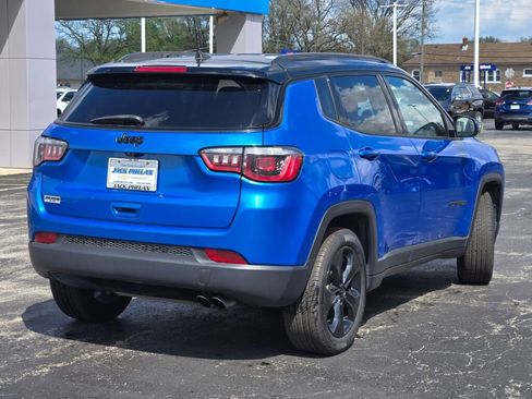 Used 2019 Jeep Compass Latitude FWD image 12