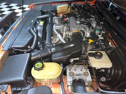 Used 2004 Land Rover Discovery S image 57