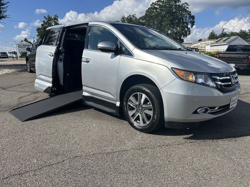 Used 2015 Honda Odyssey Touring Elite image 1