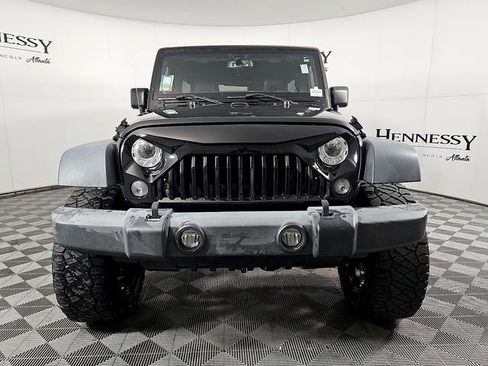 Used 2017 Jeep Wrangler Unlimited Rubicon w/ Connectivity Group image 3