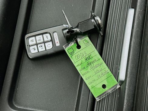 Used 2018 Honda Odyssey EX-L image 24