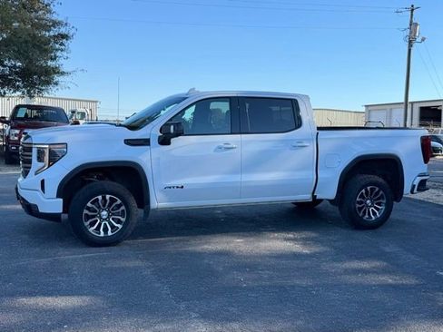 Used 2022 GMC Sierra 1500 AT4 w/ Technology Package image 4