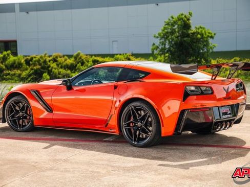 Used 2019 Chevrolet Corvette ZR1 RWD image 5