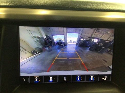 Used 2020 GMC Acadia Denali w/ Denali Ultimate Package AWD/4WD image 22