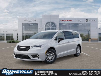 New 2025 Chrysler Pacifica Select