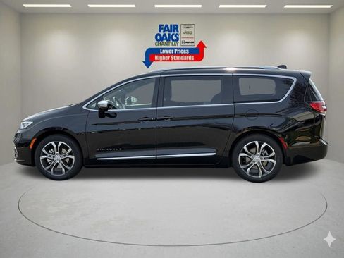 New 2026 Chrysler Pacifica Pinnacle FWD image 9