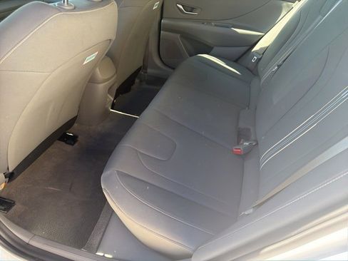 Used 2025 Hyundai Elantra Sport image 10