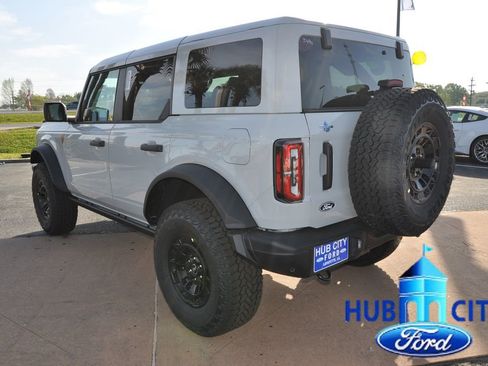 New 2026 Ford Bronco Badlands image 3