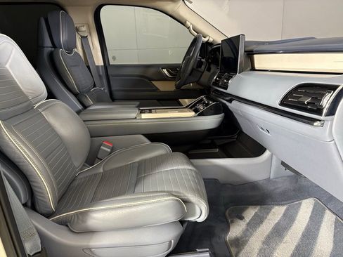 Used 2022 Lincoln Navigator L Black Label image 13