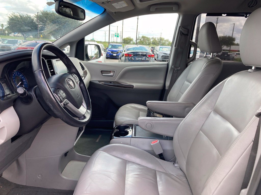 Used 2015 Toyota Sienna XLE Premium FWD image 8