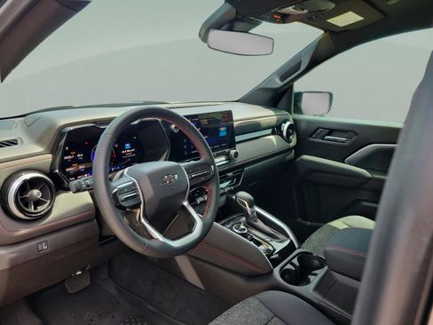 Used 2024 Chevrolet Colorado Z71 AWD/4WD image 18