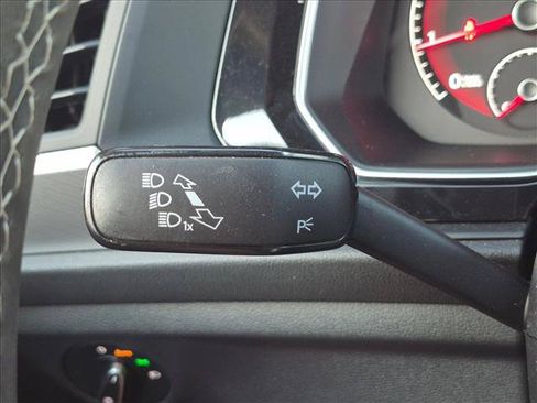 Used 2021 Volkswagen Jetta SE FWD image 6