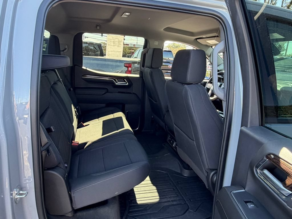 Used 2024 GMC Sierra 1500 Elevation w/ LPO, Elevation Black Package AWD/4WD image 13