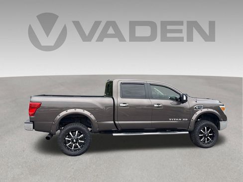 Used 2017 Nissan Titan SV AWD/4WD image 30
