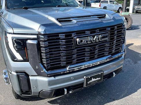 Used 2024 GMC Sierra 3500 Denali Ultimate AWD/4WD image 35