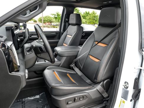 Used 2024 GMC Sierra 2500 AT4 w/ AT4 Premium Plus Package AWD/4WD image 31