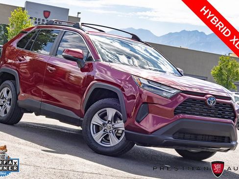 Used 2022 Toyota RAV4 XLE w/ Convenience Package AWD/4WD image 1