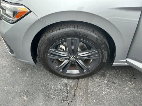 Certified 2023 Volkswagen Jetta SE w/ Panoramic Sunroof Package image 31