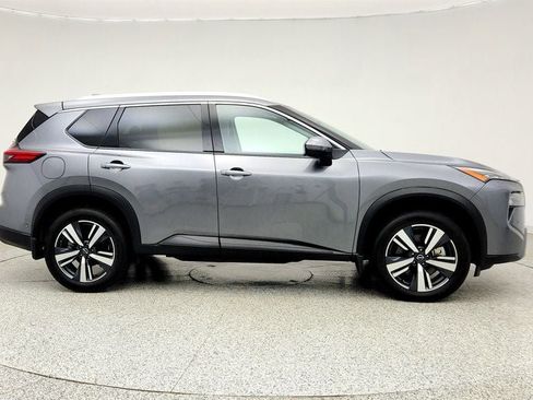 Used 2025 Nissan Rogue SL w/ Tech Package AWD/4WD image 4